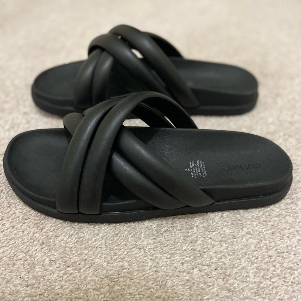 Old navy sandals size 9